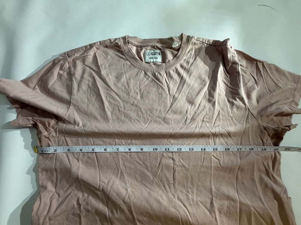 CUTS Curve-Hem Dusty Pink Blush Crewneck T-Shirt Elongated Mens M - Picture 3 of 5